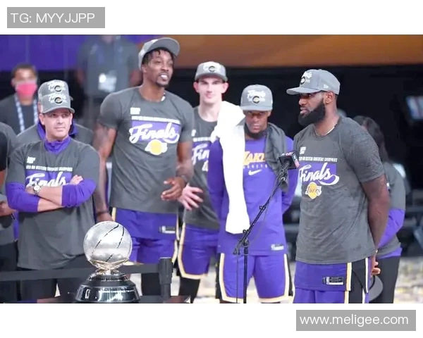 央视全程直播湖人对决热火精彩赛事回顾与分析